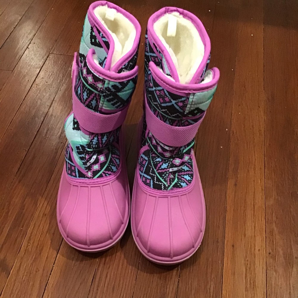 Snow boots
